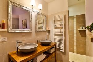 B&B / Chambres d'hotes B&B Temps Suspendu Provence : photos des chambres