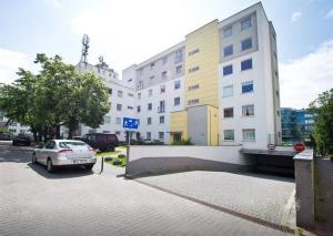 Apartament Kaczewska salon z kuchnią dla 2 osób i sypialnia dla 2 osób