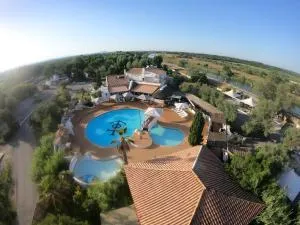 Camping le Camarguais - 维克拉加尔迪奥勒
