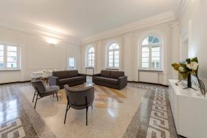 JOIVY Elegant Flat for 7, in the heart of Genoa