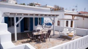 The Veranda of Gavrion-Exclusive, Centrally located with Seaview Andros Greece