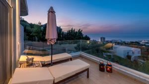 FlyViewFlatsGOLD PrivateHotTub with SeaView Rhodes Greece