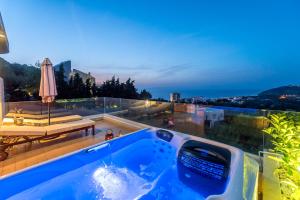 FlyViewFlatsGOLD PrivateHotTub with SeaView Rhodes Greece