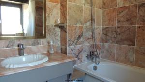 Appartements Gite Layon 6 places Moulin de la Placette : Appartement 3 Chambres