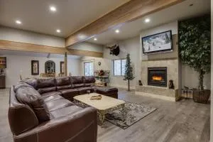 Buck Buck Moose by KABINO Hot Tub Fire Pit Pool Table Poker Table Xbox - آيلاند بارك