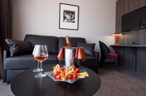 Hotels Best Western Premier Le Patio des Artistes Wellness Jacuzzi : photos des chambres