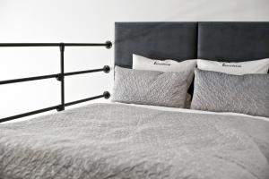Krowoderska Old Town Apartment with Entresol - by Upstairs