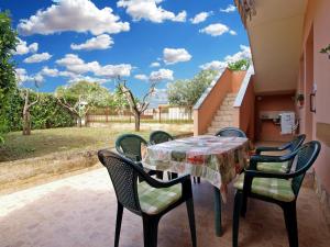 Two-Bedroom Apartment room in Apartments Miranda 1858
