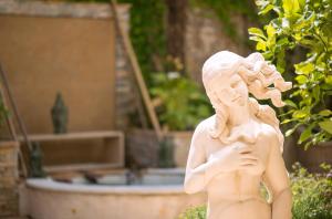 Hotels Best Western Premier Le Patio des Artistes Wellness Jacuzzi : photos des chambres