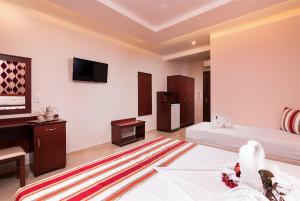 Deluxe Triple Room with Sea View