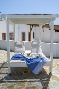 The Veranda of Gavrion-Exclusive, Centrally located with Seaview