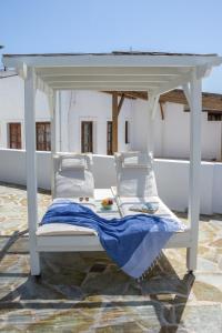 The Veranda of Gavrion-Exclusive, Centrally located with Seaview Andros Greece