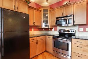 Chiefs Head Peak 21B Condo