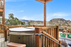 One-Bedroom Apartment room in Macgregor Mountain 27C Condo
