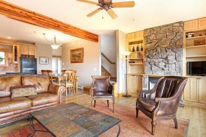 Mount Chapin S4 Condo
