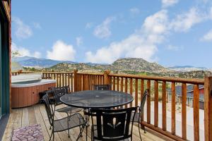 Mount Cairns 16A Condo