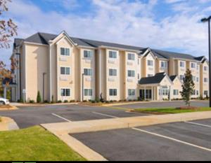 Queen Suite - Disability Access - Non-Smoking room in Microtel Inn & Suites by Wyndham Ozark