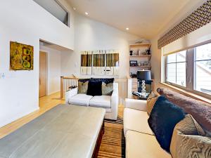 Three-Bedroom Apartment room in 322 Park Avenue Duplex Duplex