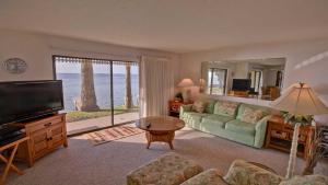 One-Bedroom Apartment room in 118 Condo