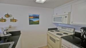 One-Bedroom Apartment room in 123 Condo