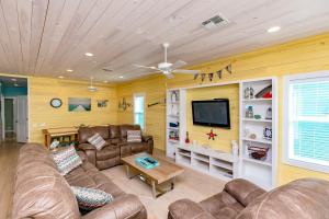 Four-Bedroom House room in Sea Ya Soon Home