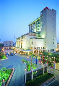 City Park hotel, 
New Delhi, India.
The photo picture quality can be
variable. We apologize if the
quality is of an unacceptable
level.