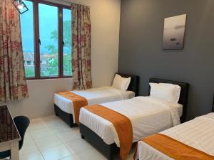 White House Homestay