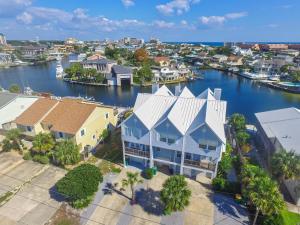 Three-Bedroom Townhouse room in Destin Harbor Waterfront Gem Townhouse