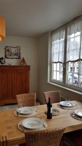 Appartements T2 SUR LES PLACES : Appartement