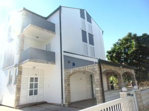 Apartments Sunset near the sandy beach - by TA Leut Agency