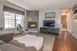 Two-Bedroom Apartment room in East Vail Hiking Condo