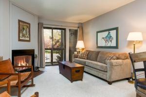 One-Bedroom Apartment room in Mountain Condo 1530