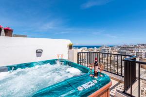 Seashells Sea View Penthouse with private Hot Tub & large sunny terrace with stunning views - by Getwaysmalta