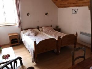 B&B / Chambres d'hotes Mountain Vacances - Maison Rachou : Chambre Double ou Lits Jumeaux - Vue sur Piscine