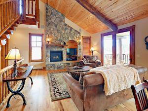 Four-Bedroom House room in 525 N Lupine Lane Home