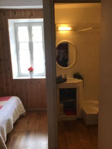 Hotels Les Gentianes : photos des chambres