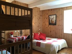 Hotels Les Gentianes : Chambre Quadruple avec Salle de Bains