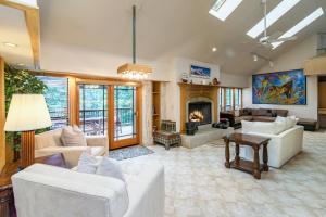 Five-Bedroom House room in Munich Drive 11700 Home
