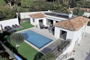 Chemin de la Roseraie