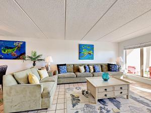 Two-Bedroom Apartment room in 4400 Gulf Blvd Condo Unit 108
