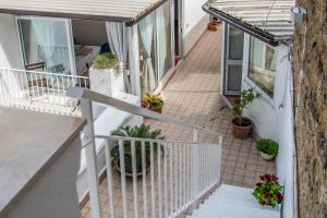 S- Naples Loft with balcony in the historic center