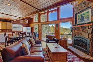 Four-Bedroom Townhouse room in Summit View Chalet Townhouse