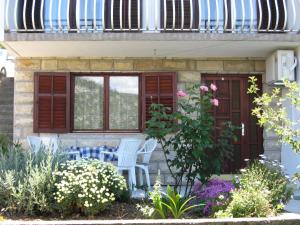 Apartmani I & J Šerić