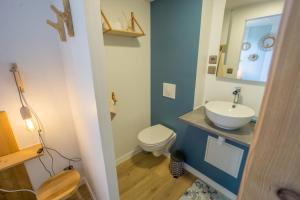 B&B / Chambres d'hotes Wood'n Sea Surf Lodge - Auberge De Jeunesse : Chambre Double avec Salle de Bains Privative