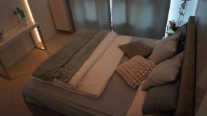 Beautiful apartment with air conditioning, balcony and underground garage