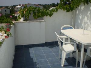 Apartments Jadranka - 200m from sea