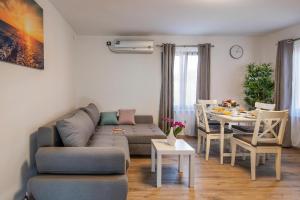 Apartments Lovric 