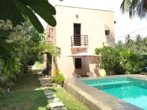 Sri Beach Bungalows And Villa - Wennappuwa