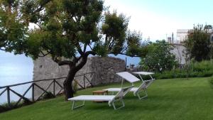 Maisonette with Private External Bathroom and Private Pool room in Eleanor' s Garden
