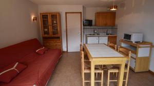 Appartements VAUJANYLOCATIONS - Claret II Studio 3 : photos des chambres